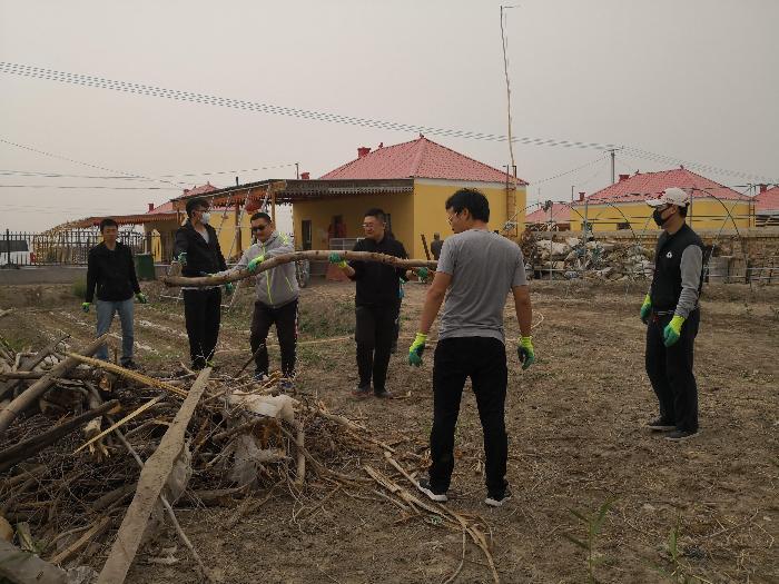 结亲干部教师帮助亲戚整治庭院卫生 结亲干部教师帮助亲戚整治庭院卫生