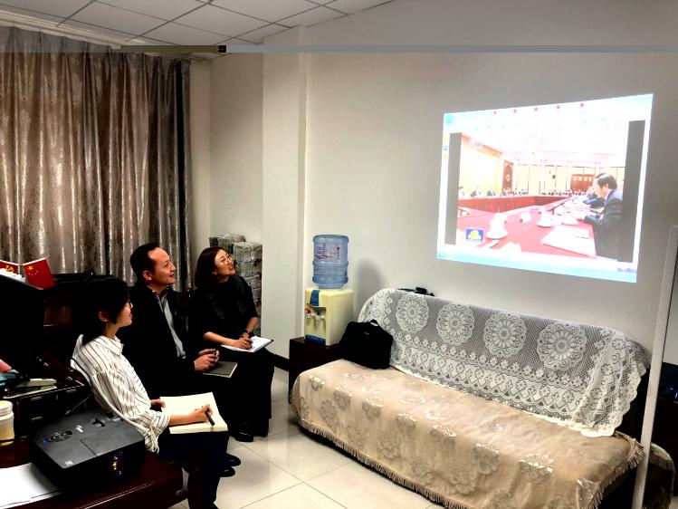 科研处干部教师观看两会视频 科研处干部教师观看两会视频